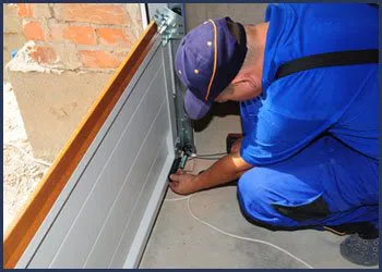 Neighborhood Garage Door Miami, FL 786-477-4344 - cont-door-instiallation-t-22-gr-23m